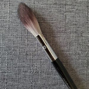 SEPHORA COLLECTION PRO Featherweight Blending Brus